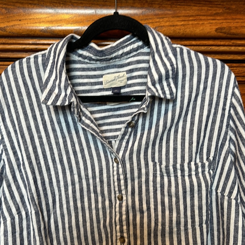 Universal Thread Relaxed Fit Button Down Shirt - image 4